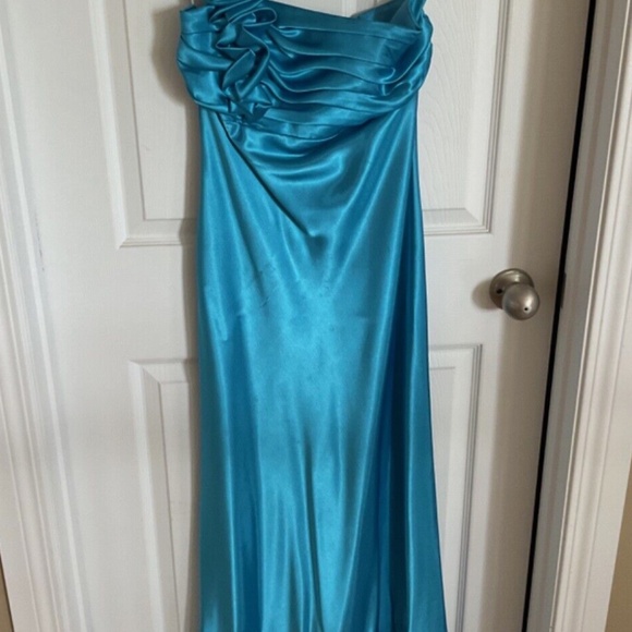 Beautiful Fiesta Gown, Blue, Medium - Picture 2 of 15